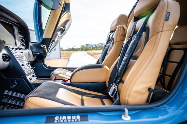 2021 CIRRUS SR22-G6 Photo 6