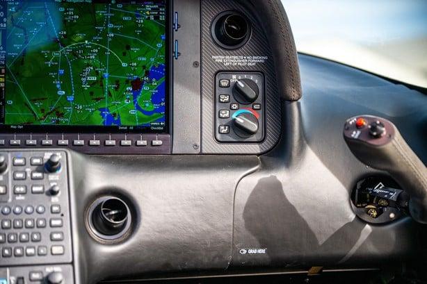 2021 CIRRUS SR22-G6 Photo 3