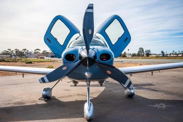 2021 CIRRUS SR22-G6 Photo 5
