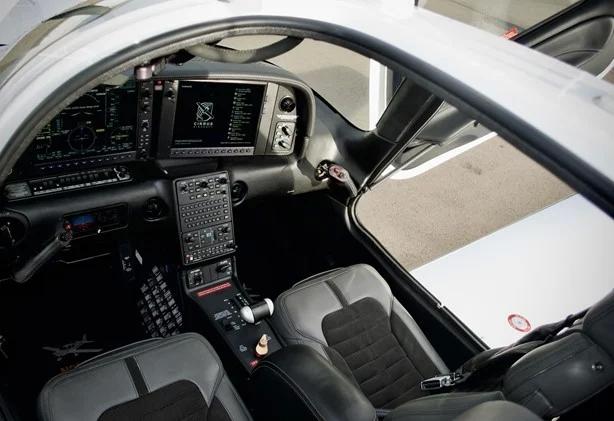 2018 CIRRUS SR22-G6 TURBO Photo 3