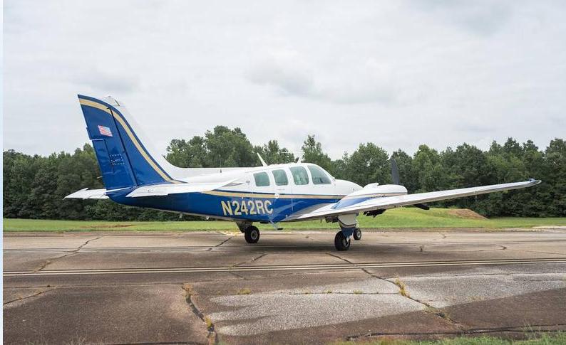 Beechcraft 58 Baron Photo 7