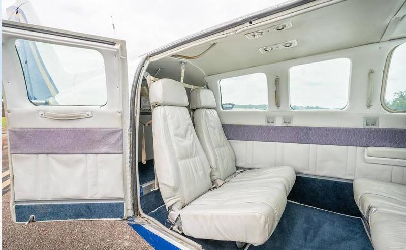 Beechcraft 58 Baron Photo 5