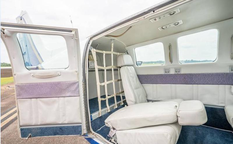 Beechcraft 58 Baron Photo 4