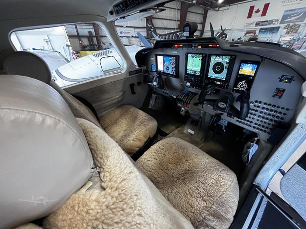 2002 PIPER SENECA V Photo 2