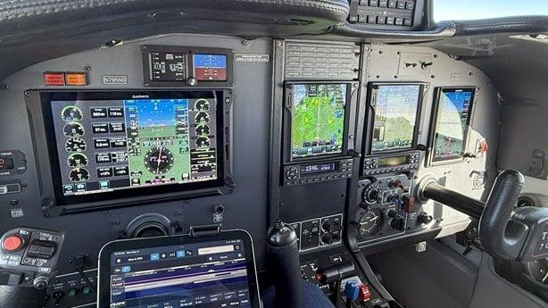 2001 SOCATA TBM 700B Photo 3