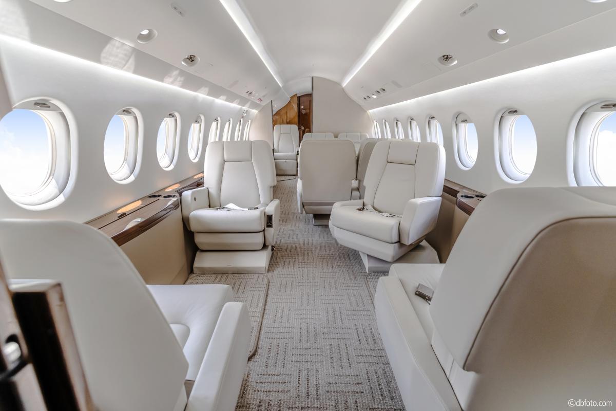 1993 Falcon 900B Photo 5