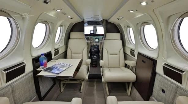 1978 BEECHCRAFT KING AIR C90 Photo 2