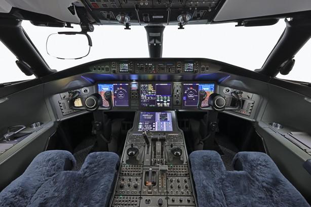 2013 BOMBARDIER GLOBAL 6000 Photo 3