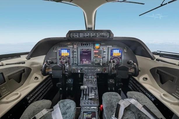 2007 PIAGGIO P-180 AVANTI II Photo 3