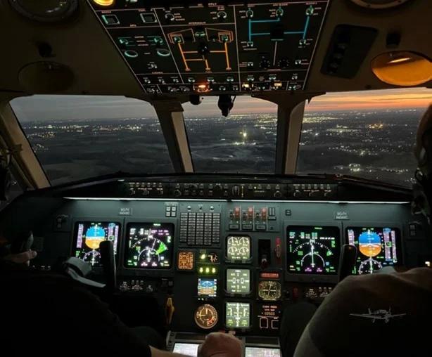 1999 DASSAULT FALCON 2000 Photo 5