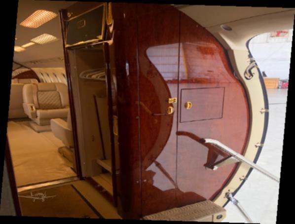 1999 DASSAULT FALCON 2000 Photo 2