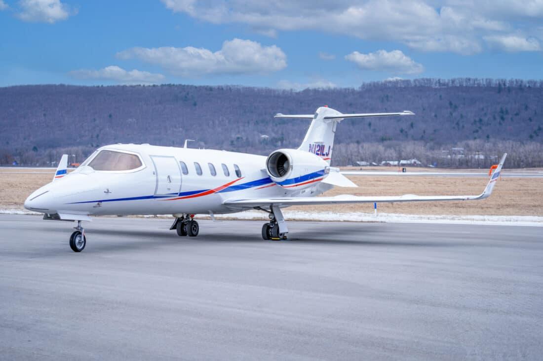 1996 LEARJET 31A Photo 2