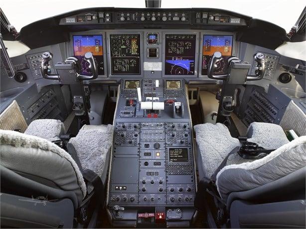 2009 BOMBARDIER CHALLENGER 605 Photo 5