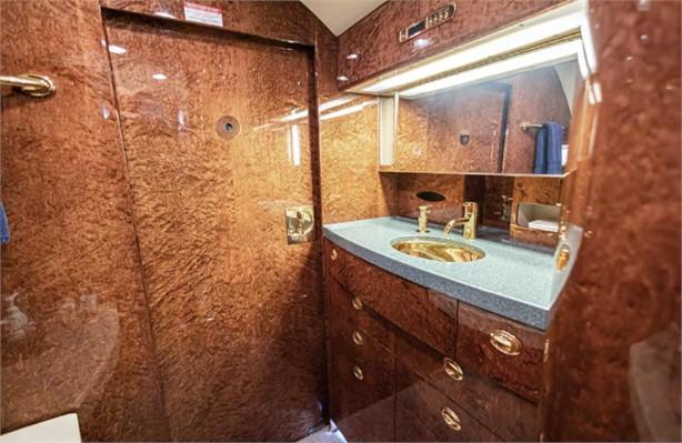 2005 GULFSTREAM G550 Photo 3