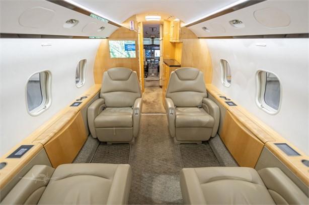2009 BOMBARDIER CHALLENGER 300 Photo 4