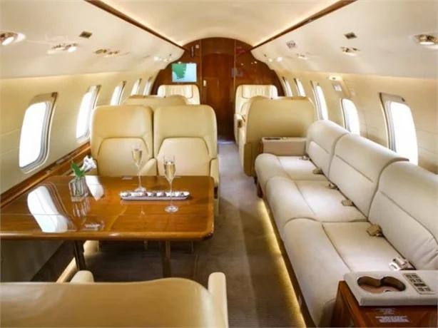 2009 BOMBARDIER CHALLENGER 605 Photo 4