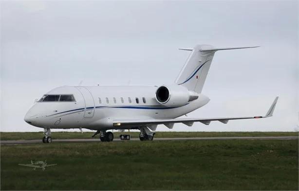 2010 BOMBARDIER CHALLENGER 605 Photo 2