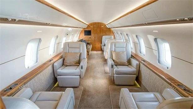 2010 BOMBARDIER CHALLENGER 605 Photo 3