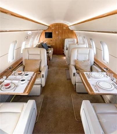 2010 BOMBARDIER CHALLENGER 605 Photo 5