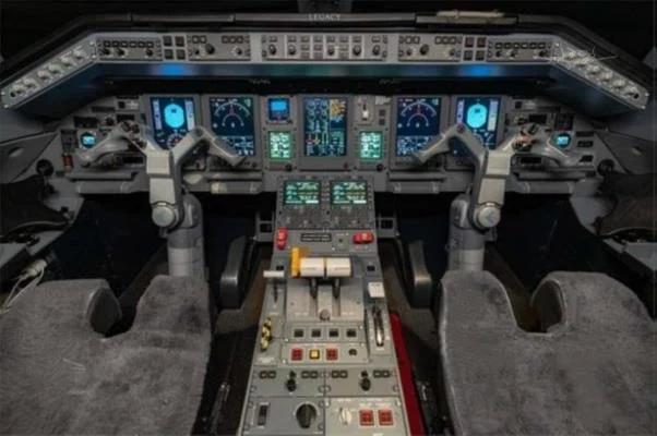 2014 EMBRAER LEGACY 650 Photo 3