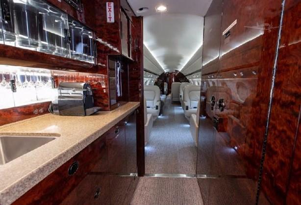 2004 GULFSTREAM G550 Photo 3