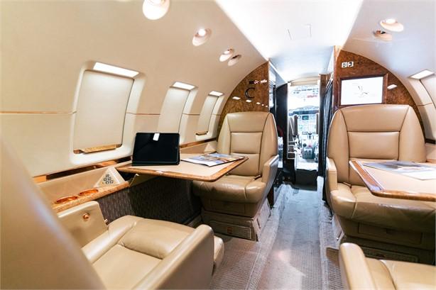 1998 HAWKER 800XP Photo 2