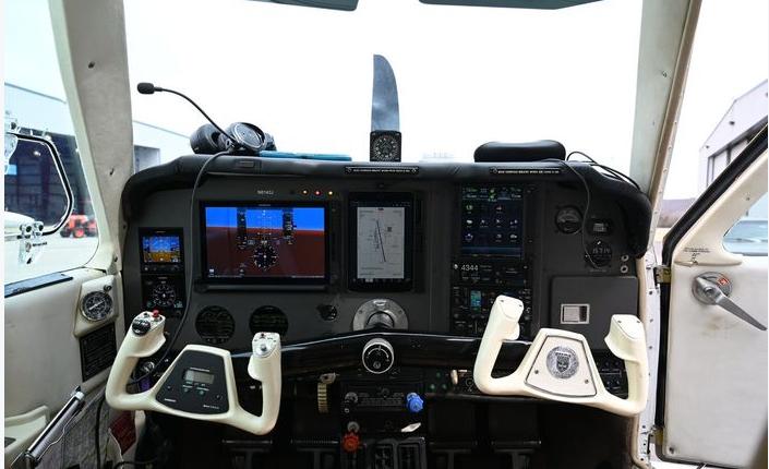 1991 BEECHCRAFT F33A BONANZA Photo 3