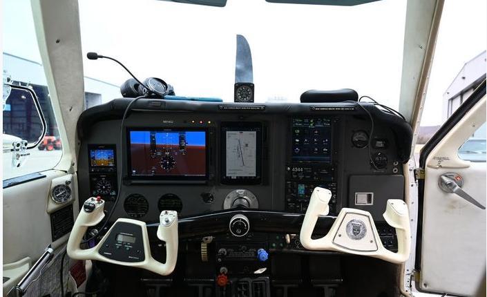 1991 BEECHCRAFT F33A BONANZA Photo 3