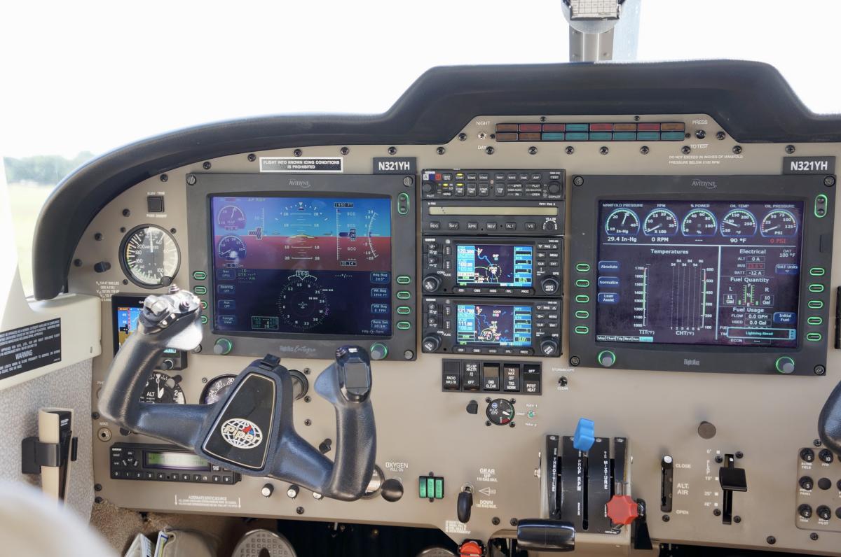 2005 Piper Saratoga II TC Photo 2