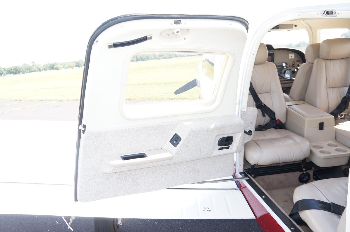 2005 Piper Saratoga II TC Photo 7