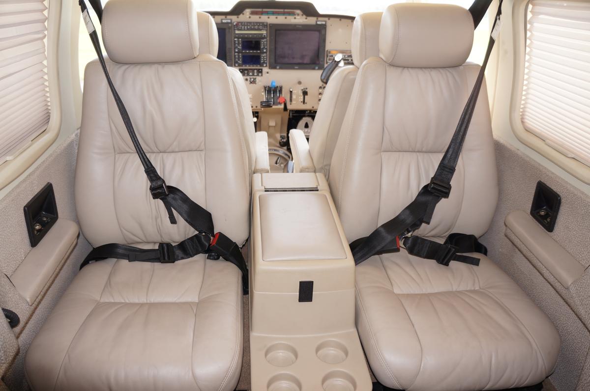 2005 Piper Saratoga II TC Photo 2