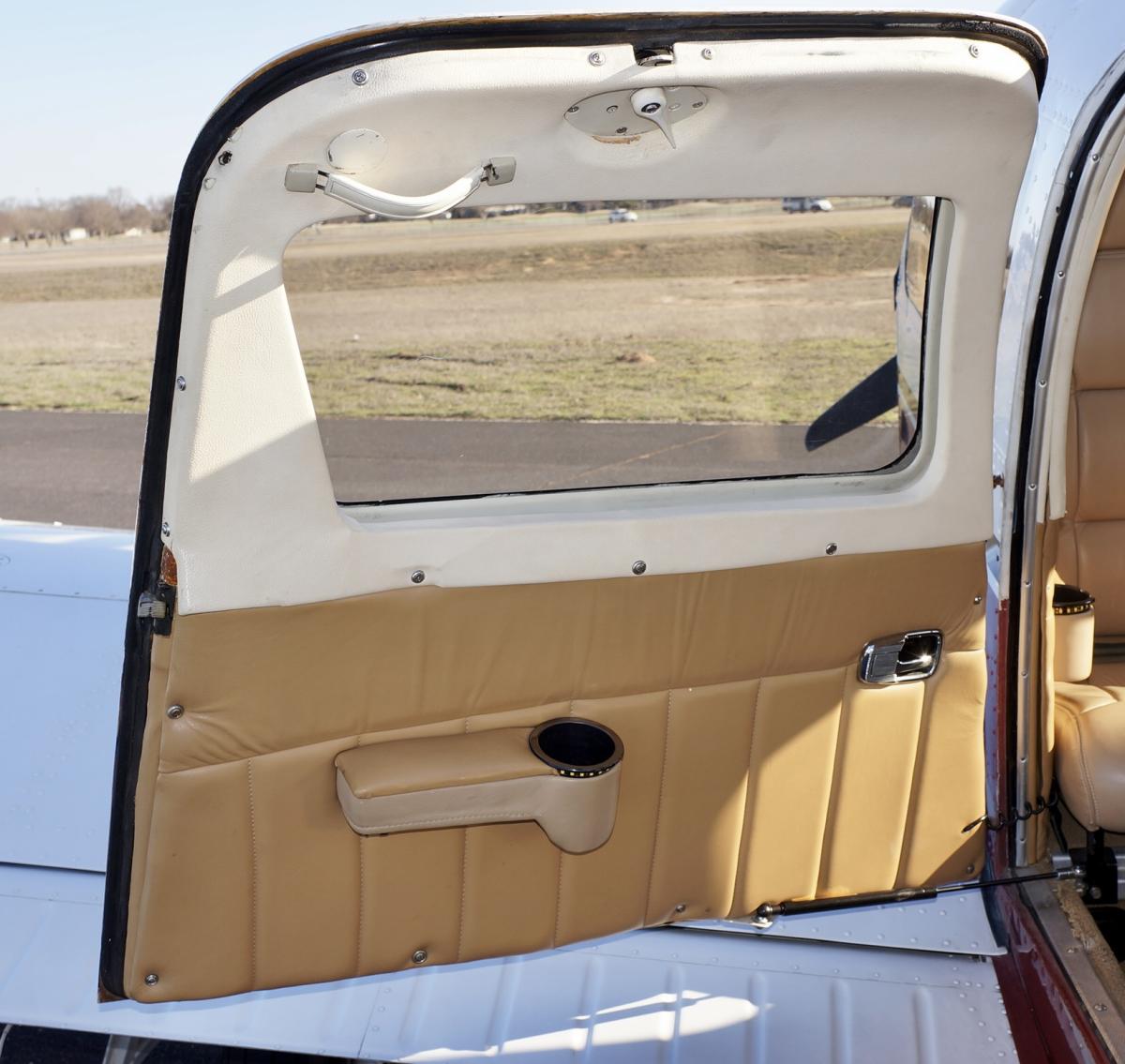 1982 Piper Saratoga SP Photo 5