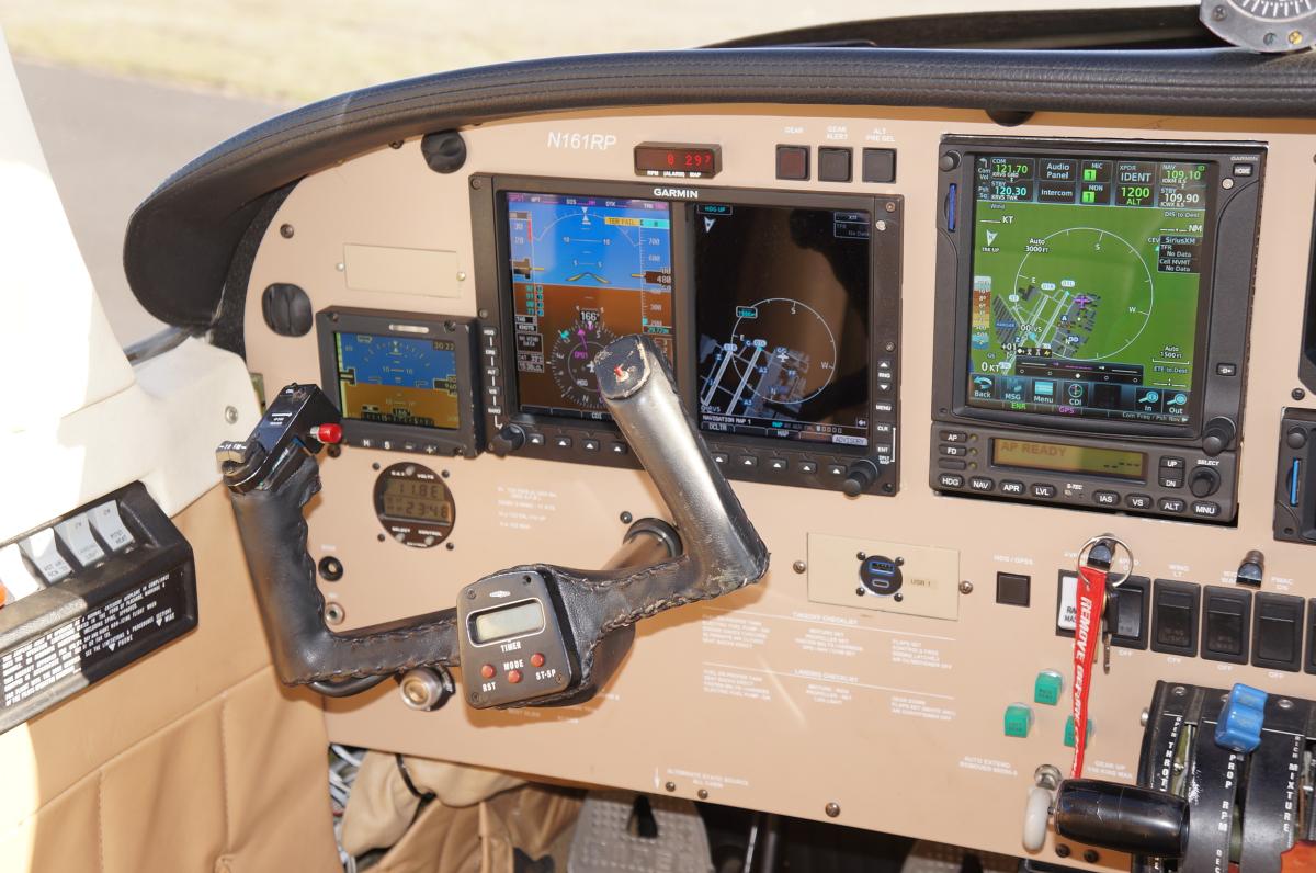 1982 Piper Saratoga SP Photo 3