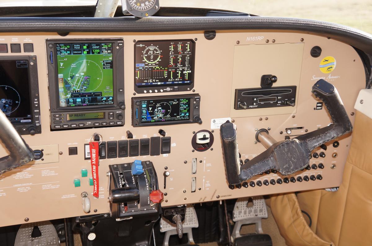 1982 Piper Saratoga SP Photo 4