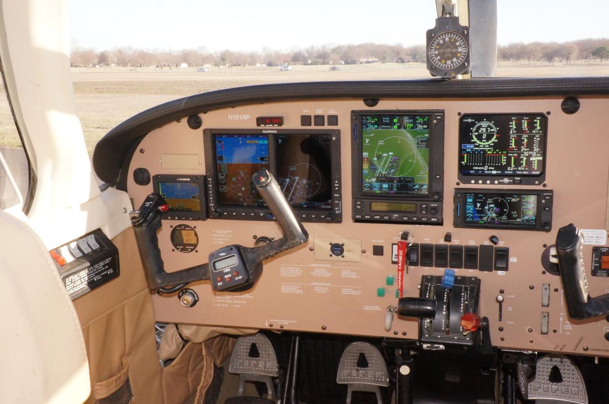 1982 Piper Saratoga SP Photo 5