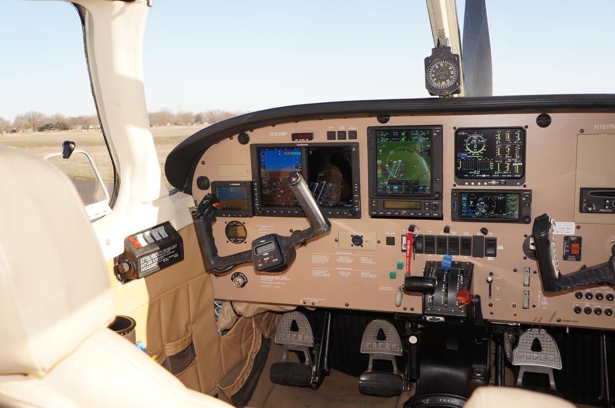 1982 Piper Saratoga SP Photo 7