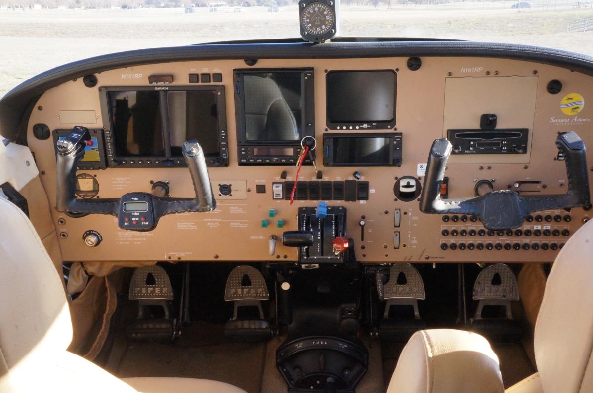 1982 Piper Saratoga SP Photo 6
