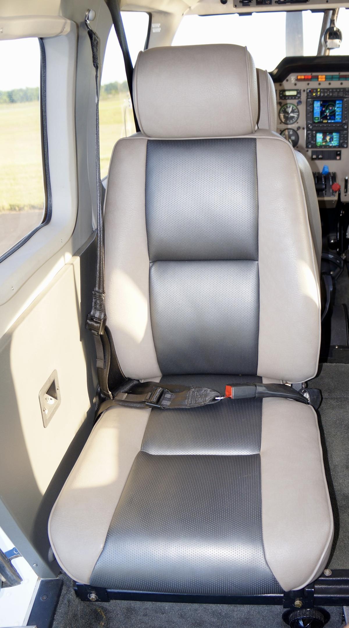 2003 Piper 6XT Photo 2