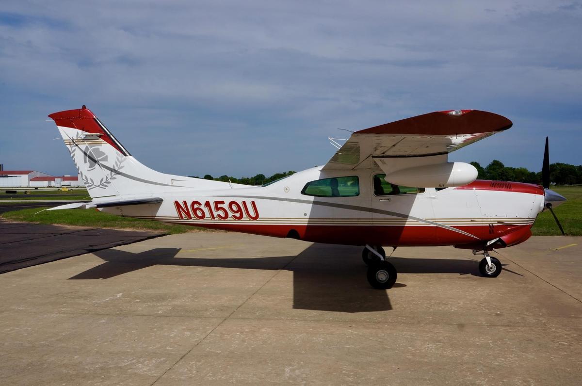 1985 Cessna Turbo 210R Photo 2