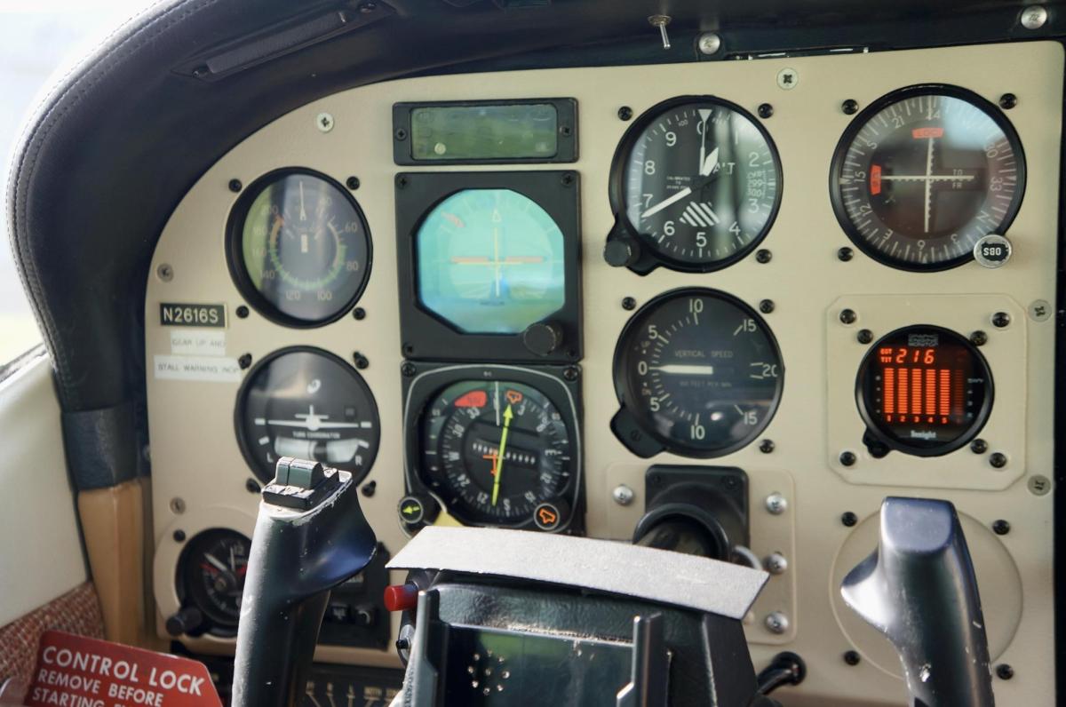 1976 Cessna Turbo 210L Photo 7