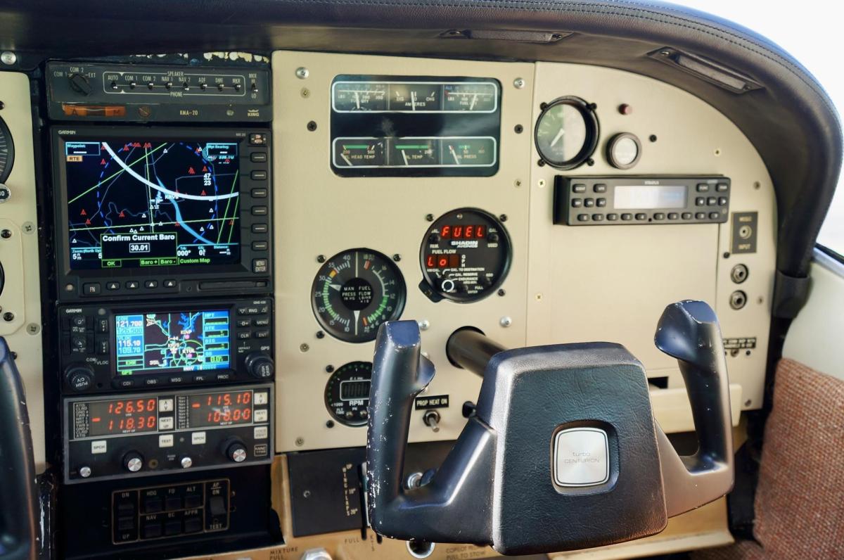 1976 Cessna Turbo 210L Photo 4
