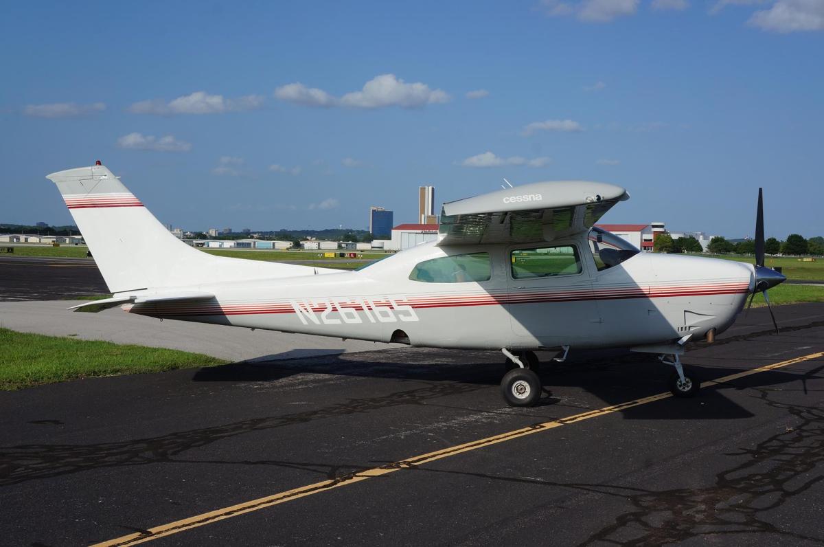 1976 Cessna Turbo 210L Photo 3
