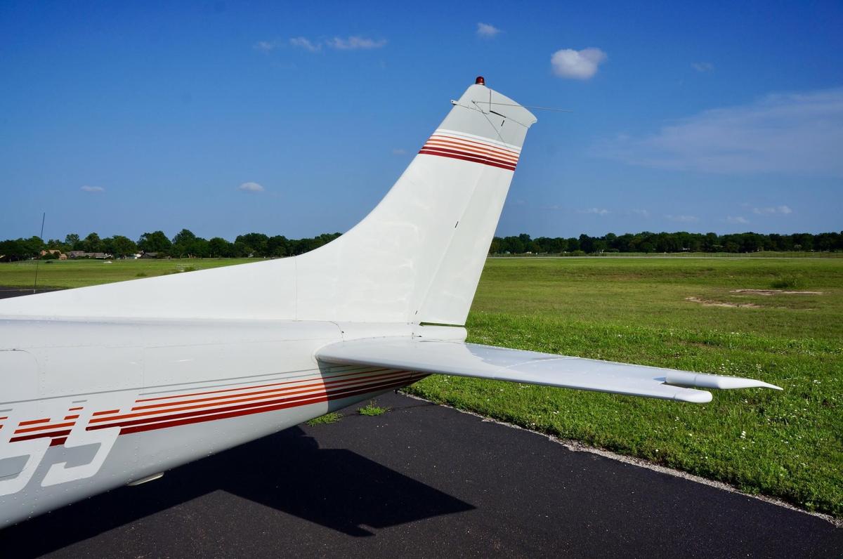 1976 Cessna Turbo 210L Photo 2