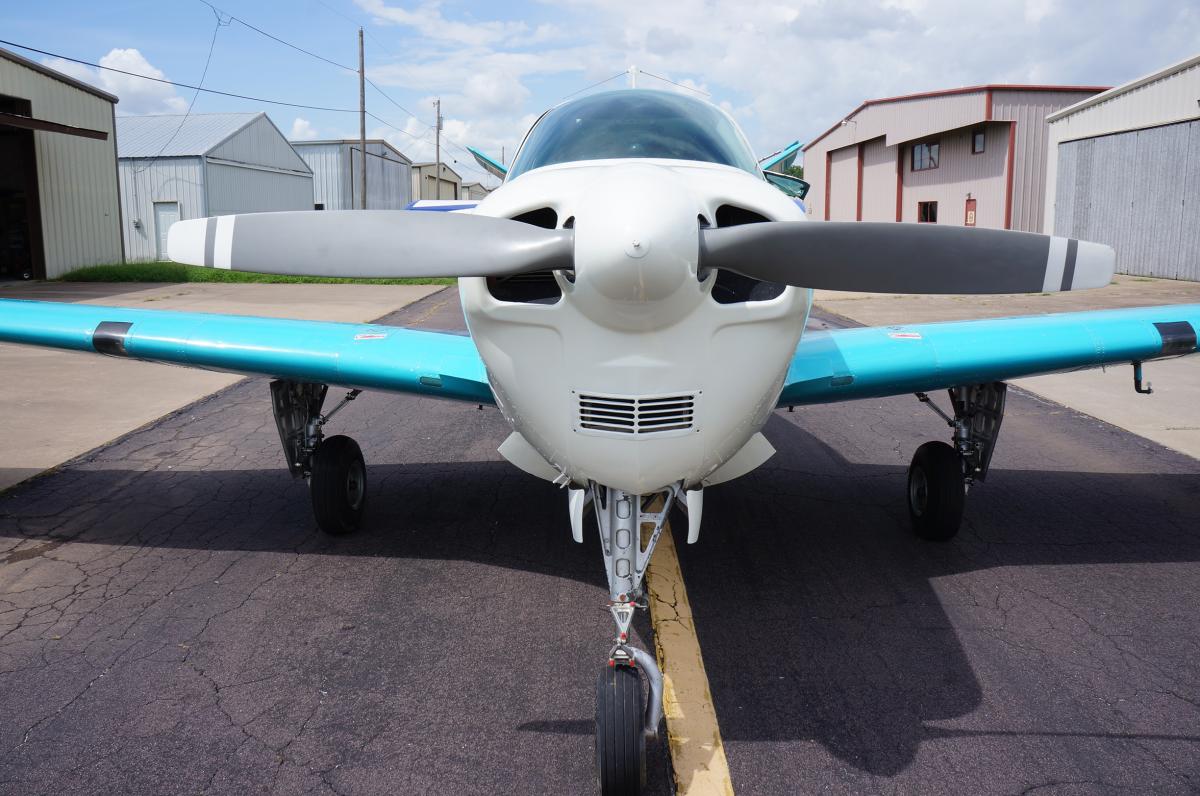 1960 Beechcraft M35 Bonanza Photo 3