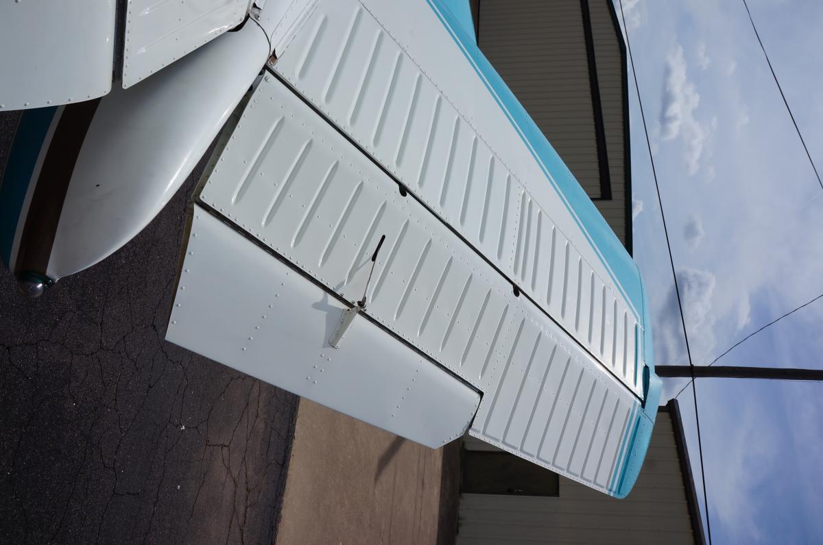 1960 Beechcraft M35 Bonanza Photo 2