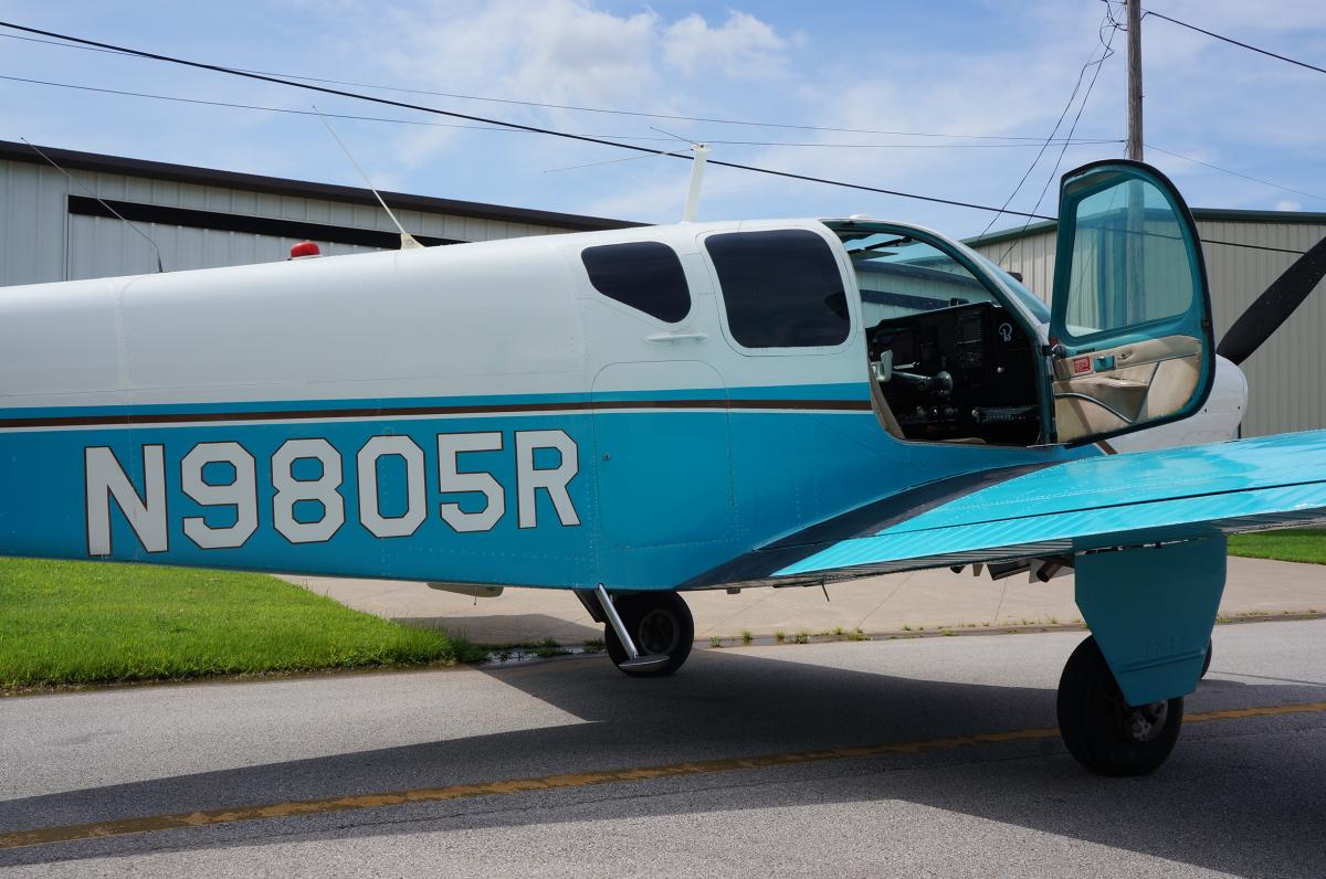 1960 Beechcraft M35 Bonanza Photo 2