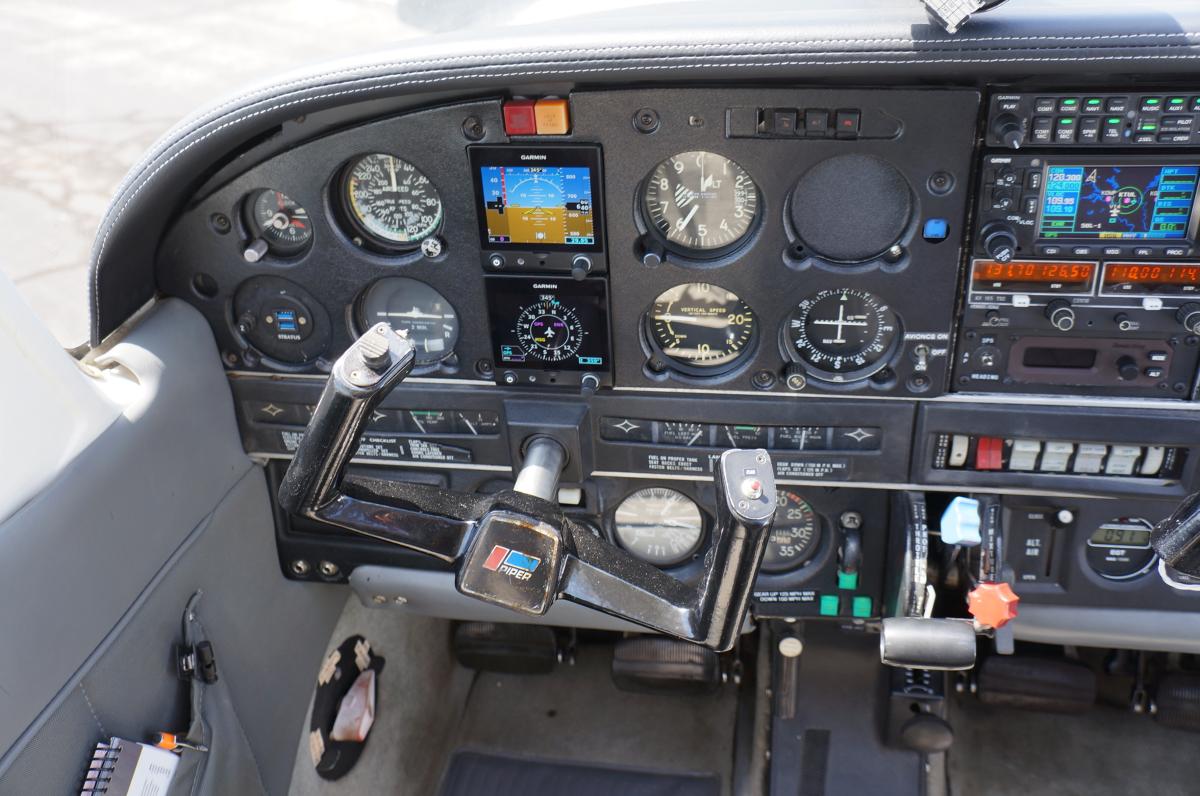 1976 Piper Arrow II Photo 3