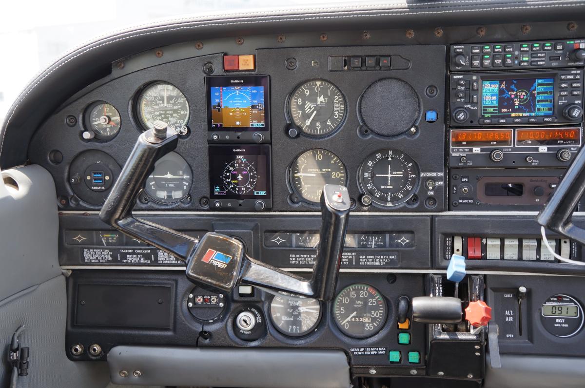 1976 Piper Arrow II Photo 3