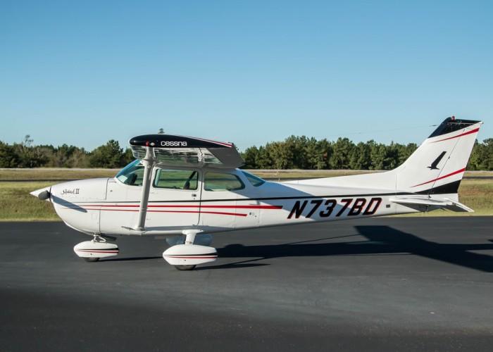 1977 Cessna 172N Skyhawk Photo 2