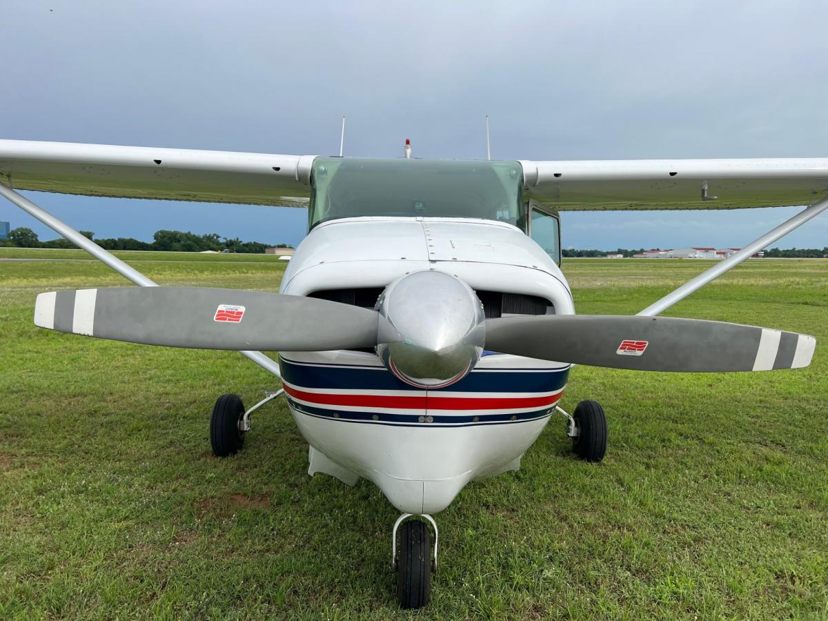 1963 Cessna 210C Photo 3